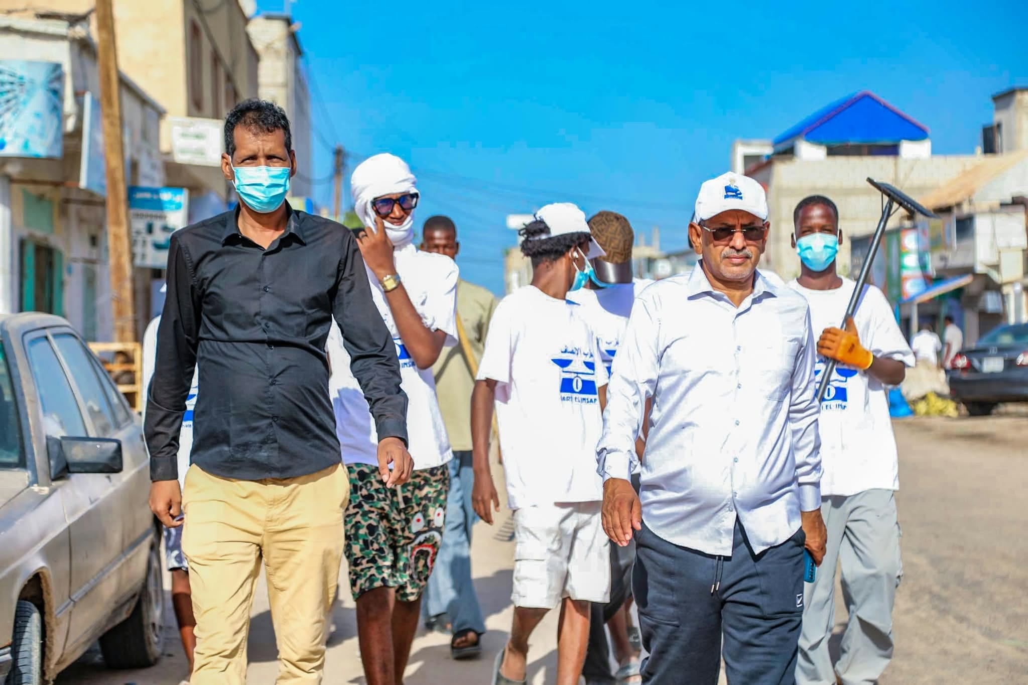 عمدة عرفات يشرف على إطلاق حملة نظافة ينظمها حزب الإنصاف بالمقاطعة